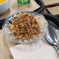 Apple puree with granola at A Praça in Sintra