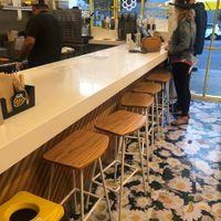 Indoor counter seating at Honeybee Burger in Los Angeles