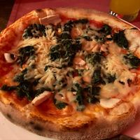 Spinat-Pilze-Pizza at Allegro in Guenzburg