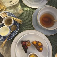 You get three kinds of cake  at Alice & Kattens Tesalong in Lund