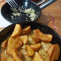 Heura a la pepitoria, tapa de tabule con verduras y berenjenas a la parmesana. at Nude Bistrot in Jaen