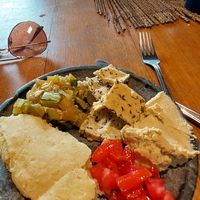 Café da Manhã com opções salgadas at Universo Pol Bamboo Hostel in Morro De Sao Paulo