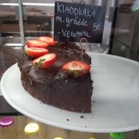 Vegan chocolate cake at Nostra in Malmo