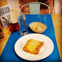 La mejor Lasaña que he probado en mi vida. Y el servicio espectacular.  at CactusCat Bar in Barcelona