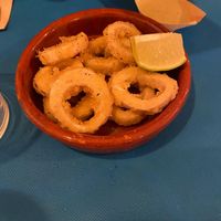 Los aros de konjac son mi plato favorito salado de este genial restaurante !! at CactusCat Bar in Barcelona