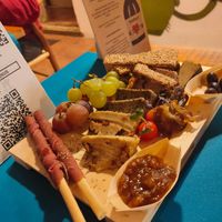 Tabla de quesos. Muy completa. at CactusCat Bar in Barcelona