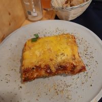 Gran porción de lasaña at CactusCat Bar in Barcelona