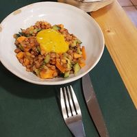 Ensalada de lentejas con salsa de mango  at CactusCat Bar in Barcelona