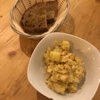 Kartoffel/ Kichererbsensalat mit getostem Brot  at CactusCat Bar in Barcelona