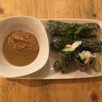 vegane Gemüse/ Reis/ Tofurollen mit Sauce  at CactusCat Bar in Barcelona