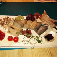 Tabla de queso vegano 🤤 at CactusCat Bar in Barcelona