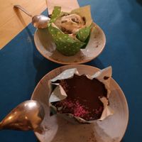 Mousse de chocolate y carrot cake, totalmente 0 azúcares y gluten free at CactusCat Bar in Barcelona