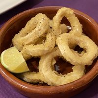 Anillas crujientes de konjac at CactusCat Bar in Barcelona