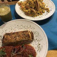 sausage roll y bocadillo de tofu y salchichas (arriba) muy buenas las dos, el sausage roll parece carne at CactusCat Bar in Barcelona