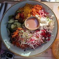 Rainbow bowl met vegan feta  at Luna in Stein