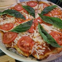 Margherita pizza at Jonny Como Pizza in Playa Del Carmen