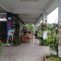 Outside Seating area at SùShí ShuǐJiǎo in Fenglin