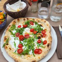 Pizza Vegana with greek White, tomatos and Rucola. Very delicious at Pizzeria del Ponte in Genoa