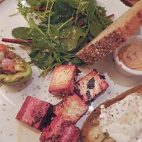 Market food tofu con remolacha, berenjena asada y aguacate a la plancha at Margarito in Bilbao