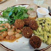 Main / Falfel with chipotle mayo + butter beans and fusilli at Margarito in Bilbao