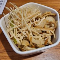 Half shredded tofu with ginger and half vegan smoked goose at QīngChūn Sù Miàn Xiàn - 青春素麵線 - Ching Chun in Taipei