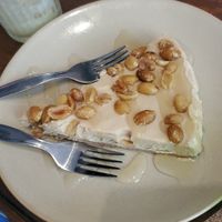 Cake at Vegan Junkies in Lisbon