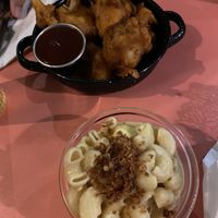 Cauliflower bbq Wings & Mac n cheese   at Vegan Junkies in Lisbon