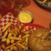 Tacos with Chickpeas and "So fresh - So clean" burger at Vegan Junkies in Lisbon