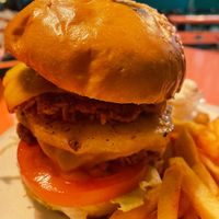 Special menu (seasonal) - Double cheese burger at Vegan Junkies in Lisbon