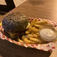 Notorious B.I.G. Burger  at Vegan Junkies in Lisbon