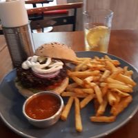 👍🏼👍🏼👍🏼 at Vegan Junkies in Lisbon