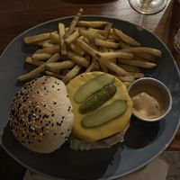 Beyond Cheeseburger at Vegan Junkies in Lisbon