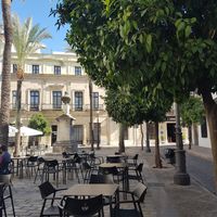 Lovely outdoor seating area at Verde Gourmet in Jerez