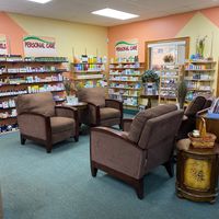Comfy seating area at Whitestone Vitamin & Health Center in Roseburg
