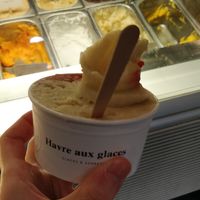 Pear and strawberry at Havre aux Glaces - Marché Jean Talon in Montreal