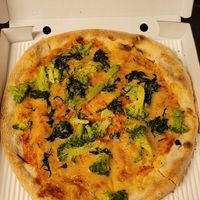 Pizza verde vegan #Veganuary at Dieci Pizza - Schaffhauserstrasse in Zurich