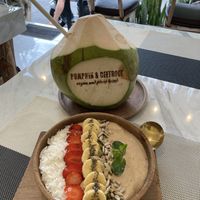 Coconut and chocolate smoothie bowl. Delicious #Veganuary at Pumpkin and Beetroot in Ubud