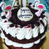 Birthday tasty cake at EnVie Vegan in Geneva