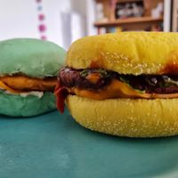 Rainbow burgers at EnVie Vegan in Geneva