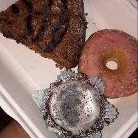 Muffin, donuts et cake  at EnVie Vegan in Geneva