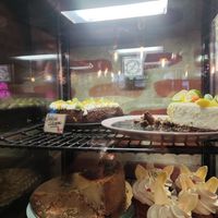 Cakes at EnVie Vegan in Geneva