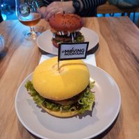 BBQ and Mexican burgers at EnVie Vegan in Geneva