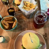 BBQ Bacon with onion rings at EnVie Vegan in Geneva