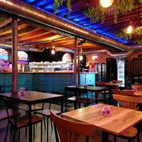 Interior at EnVie Vegan in Geneva