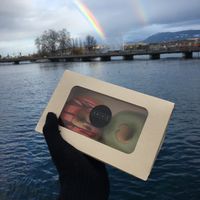 Vegan donuts at EnVie Vegan in Geneva