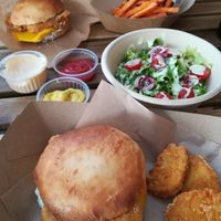 "Free Willy" burgers, salad and sweet potatoes fries at EnVie Vegan in Geneva