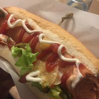 Hotdog at EnVie Vegan in Geneva