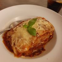 Leckere vegane Lasagne mit Aubergine at La Bella Vita in Porto Covo