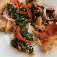 Vegetarian pizza without cheese made vegan at La Bella Vita in Porto Covo
