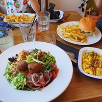 Soul bowl, mac n cheese, burger at Tansy's Pantry in Godshill